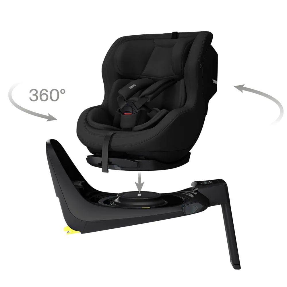 Thule Maple & Elm Car Seat Bundle in Black/Black