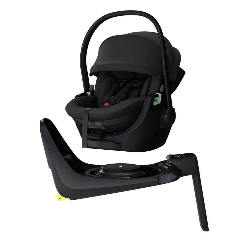 Thule Maple & Elm Car Seat Bundle in Black/Black